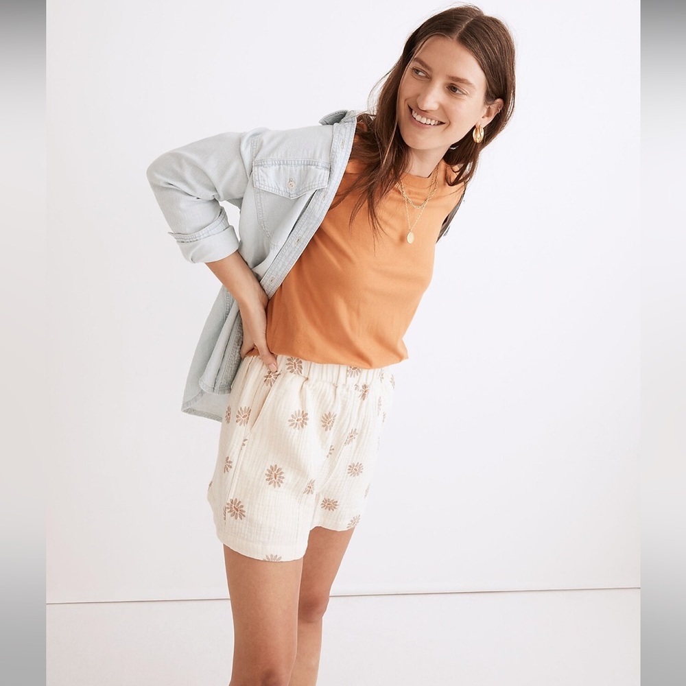 Madewell Lightspun Easy Pull-On Shorts in Portofino Daisies